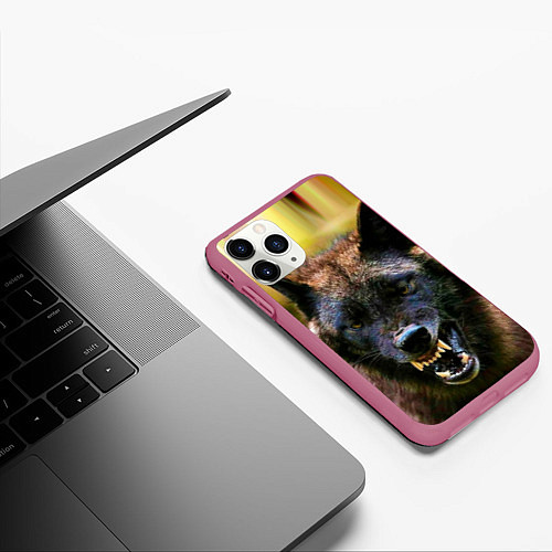 Чехол iPhone 11 Pro матовый Оскал чёрного волка / 3D-Малиновый – фото 3