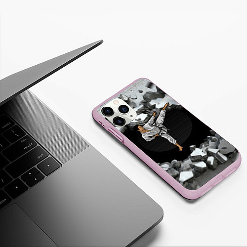 Чехол iPhone 11 Pro матовый Боевые искусства - каратист / 3D-Розовый – фото 3