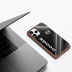 Чехол iPhone 11 Pro матовый Dodge Абстракция карбон, цвет: 3D-коричневый — фото 2