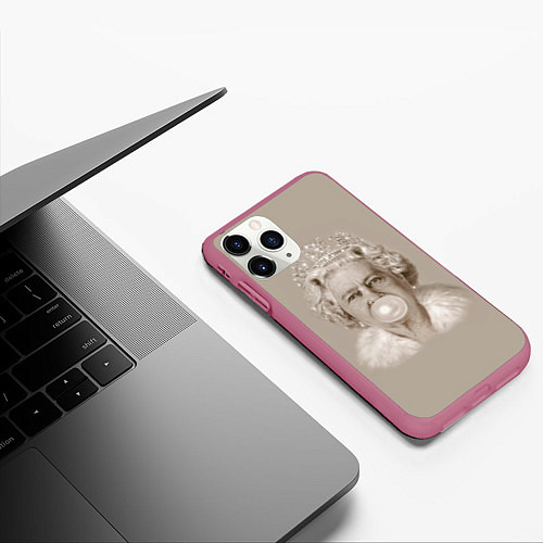 Чехол iPhone 11 Pro матовый Королева Елизавета / 3D-Малиновый – фото 3