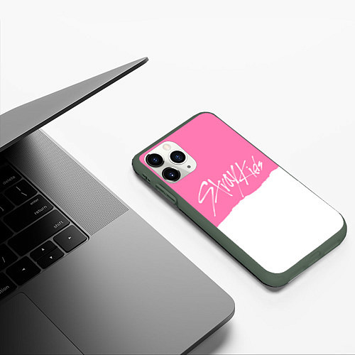 Чехол iPhone 11 Pro матовый Stray Kids pink and white / 3D-Темно-зеленый – фото 3