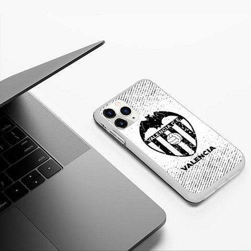 Чехол iPhone 11 Pro матовый Valencia с потертостями на светлом фоне / 3D-Белый – фото 3