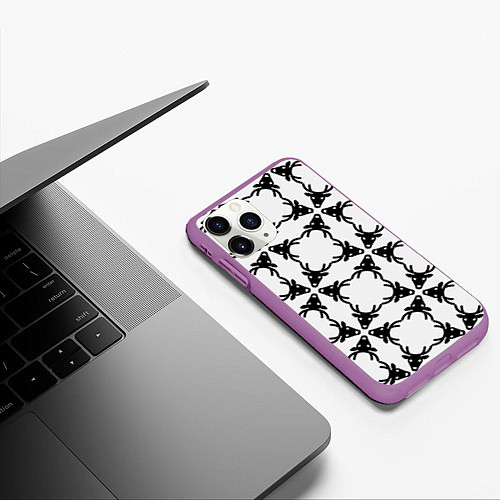 Чехол iPhone 11 Pro матовый Черные рождественские олени / 3D-Фиолетовый – фото 3