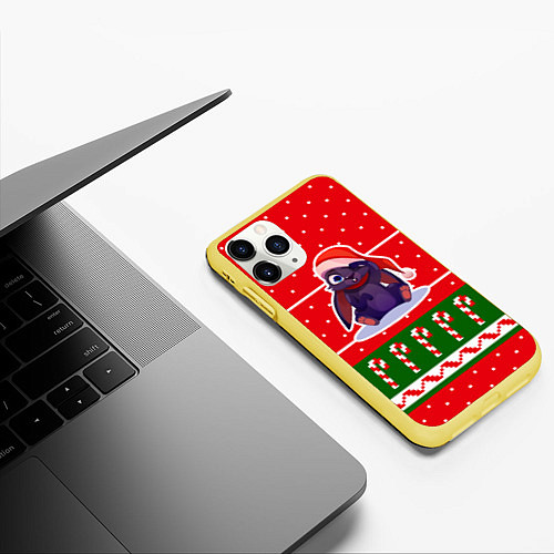 Чехол iPhone 11 Pro матовый Красный новогодний свитер - кролик / 3D-Желтый – фото 3