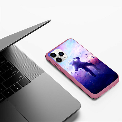 Чехол iPhone 11 Pro матовый Космонавт в безвоздушном пространстве / 3D-Малиновый – фото 3