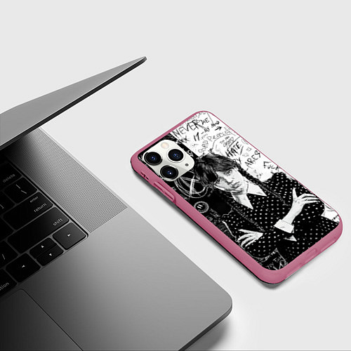 Чехол iPhone 11 Pro матовый Уэнсдей: Черное/Белое / 3D-Малиновый – фото 3