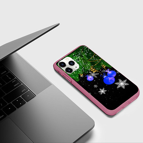 Чехол iPhone 11 Pro матовый Новогодние шарики / 3D-Малиновый – фото 3