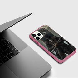 Чехол iPhone 11 Pro матовый Bloodborne охотник, цвет: 3D-малиновый — фото 2