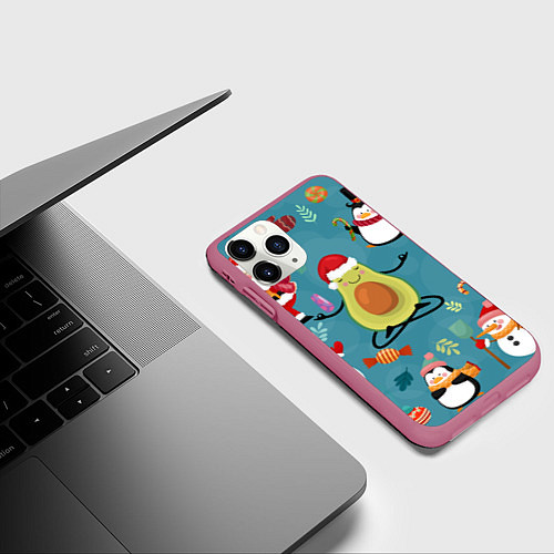 Чехол iPhone 11 Pro матовый Новогодний авокадо / 3D-Малиновый – фото 3