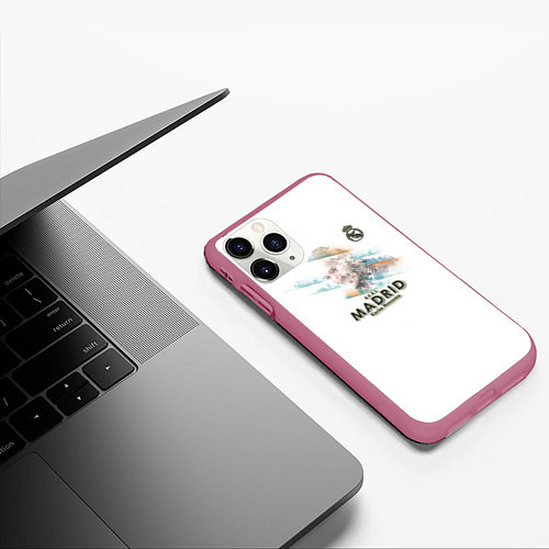 Чехол iPhone 11 Pro матовый Karim Benzema - Real Madrid / 3D-Малиновый – фото 3