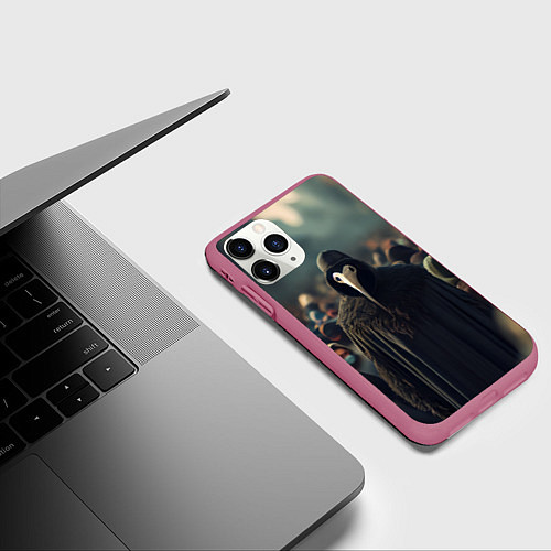 Чехол iPhone 11 Pro матовый Чумной доктор в толпе / 3D-Малиновый – фото 3