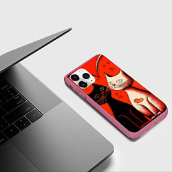Чехол iPhone 11 Pro матовый Влюблённые кошки на красном фоне, цвет: 3D-малиновый — фото 2