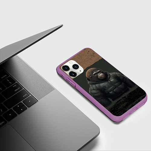 Чехол iPhone 11 Pro матовый Горилла в пуховике / 3D-Фиолетовый – фото 3