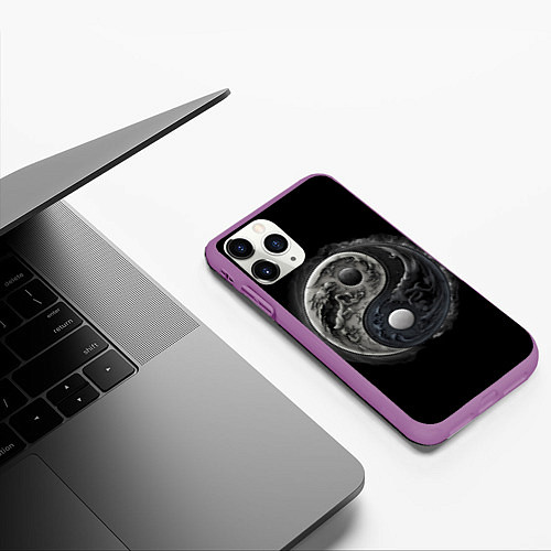 Чехол iPhone 11 Pro матовый Абстракция инь-янь / 3D-Фиолетовый – фото 3