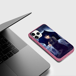 Чехол iPhone 11 Pro матовый Уэнсдей Аддамс с зонтом, цвет: 3D-малиновый — фото 2