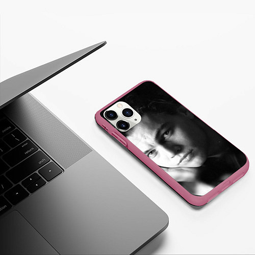 Чехол iPhone 11 Pro матовый Леонардо Ди Каприо фото / 3D-Малиновый – фото 3