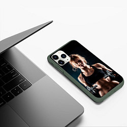 Чехол iPhone 11 Pro матовый Девушка качается, цвет: 3D-темно-зеленый — фото 2