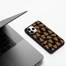 Чехол iPhone 11 Pro матовый Паттерн жираф с цветами: арт нейросети, цвет: 3D-черный — фото 2