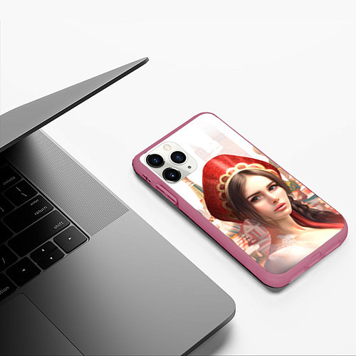 Чехол iPhone 11 Pro матовый Девушка в кокошнике с косой - кремль / 3D-Малиновый – фото 3