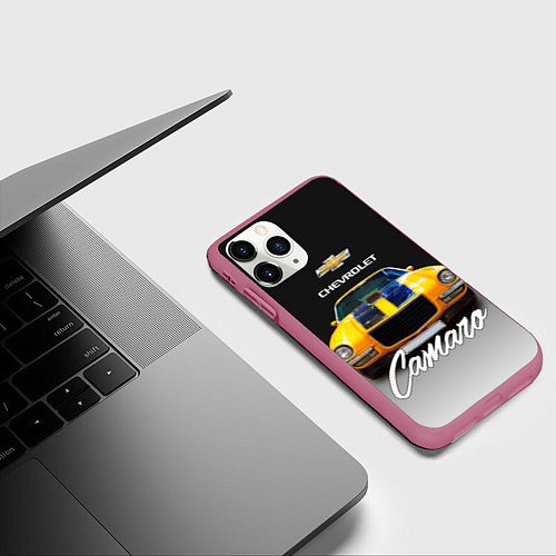 Чехол iPhone 11 Pro матовый Американский спорткар Camaro 1970 года / 3D-Малиновый – фото 3