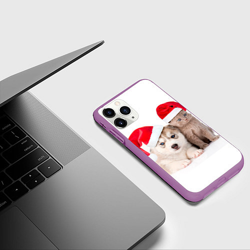 Чехол iPhone 11 Pro матовый Пёсик и котик в шапочках / 3D-Фиолетовый – фото 3