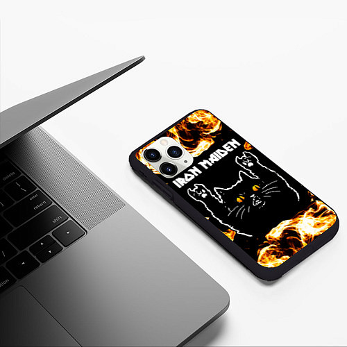 Чехол iPhone 11 Pro матовый Iron Maiden рок кот и огонь / 3D-Черный – фото 3