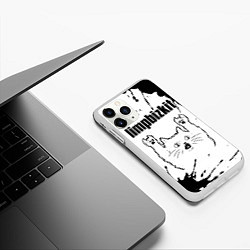 Чехол iPhone 11 Pro матовый Limp Bizkit рок кот на светлом фоне, цвет: 3D-белый — фото 2