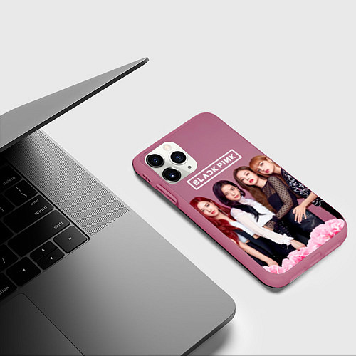 Чехол iPhone 11 Pro матовый Blackpink girls / 3D-Малиновый – фото 3