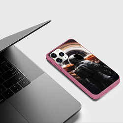 Чехол iPhone 11 Pro матовый Черная дыра - космонавт, цвет: 3D-малиновый — фото 2