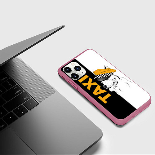 Чехол iPhone 11 Pro матовый Собака в кепке таксиста / 3D-Малиновый – фото 3