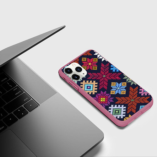 Чехол iPhone 11 Pro матовый Орнамент удмуртский / 3D-Малиновый – фото 3