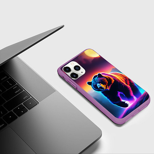 Чехол iPhone 11 Pro матовый Люминесцентный медведь гризли / 3D-Фиолетовый – фото 3