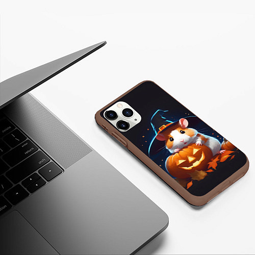 Чехол iPhone 11 Pro матовый Хомяк в шляпе ведьмы и тыква на Хэллоуин / 3D-Коричневый – фото 3