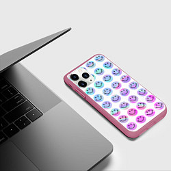 Чехол iPhone 11 Pro матовый Smiley holographic, цвет: 3D-малиновый — фото 2