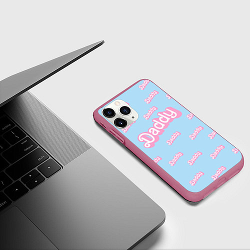 Чехол iPhone 11 Pro матовый Папочка надпись в стиле Барби: паттерн голубой / 3D-Малиновый – фото 3