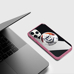 Чехол iPhone 11 Pro матовый Белая горилла, цвет: 3D-малиновый — фото 2