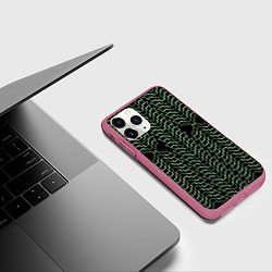 Чехол iPhone 11 Pro матовый Неоновая кибер-кольчуга зелёная, цвет: 3D-малиновый — фото 2