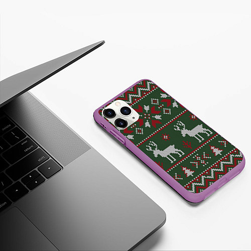 Чехол iPhone 11 Pro матовый Скандинавские олени вязаные спицами / 3D-Фиолетовый – фото 3