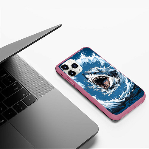 Чехол iPhone 11 Pro матовый Морда акулы в воде / 3D-Малиновый – фото 3