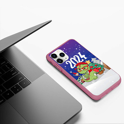 Чехол iPhone 11 Pro матовый Дракончик у елки / 3D-Малиновый – фото 3