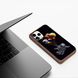 Чехол iPhone 11 Pro матовый Космонавт с шариками в космосе, цвет: 3D-коричневый — фото 2