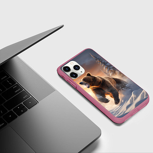 Чехол iPhone 11 Pro матовый Бурый медведь в лесу / 3D-Малиновый – фото 3