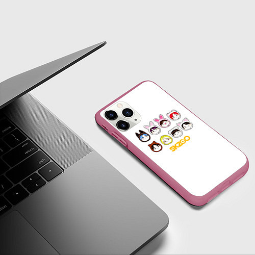 Чехол iPhone 11 Pro матовый Skzoo все вместе / 3D-Малиновый – фото 3