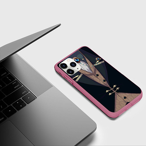 Чехол iPhone 11 Pro матовый Фрак тёмно-зелёный с хлястиком / 3D-Малиновый – фото 3