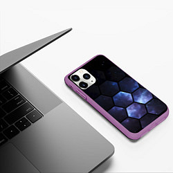 Чехол iPhone 11 Pro матовый Космические соты - геометрия, цвет: 3D-фиолетовый — фото 2