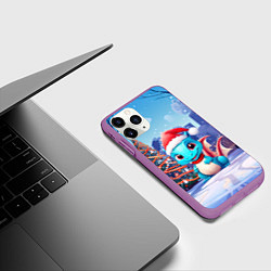 Чехол iPhone 11 Pro матовый Маленький дракон зимнего чуда, цвет: 3D-фиолетовый — фото 2