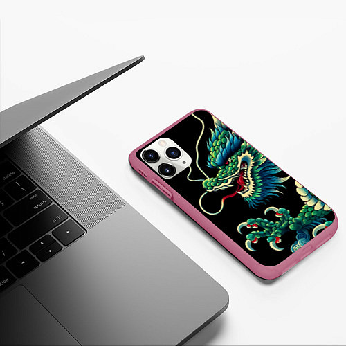 Чехол iPhone 11 Pro матовый Japanese irezumi - dragon / 3D-Малиновый – фото 3