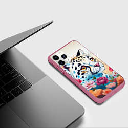 Чехол iPhone 11 Pro матовый Мультяшный леопард в цветах, цвет: 3D-малиновый — фото 2