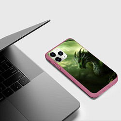 Чехол iPhone 11 Pro матовый Зеленый лесной дракон символ 2024 года, цвет: 3D-малиновый — фото 2