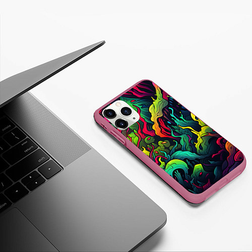 Чехол iPhone 11 Pro матовый Абстрактный камуфляж в кислотных абстрактных пятна / 3D-Малиновый – фото 3